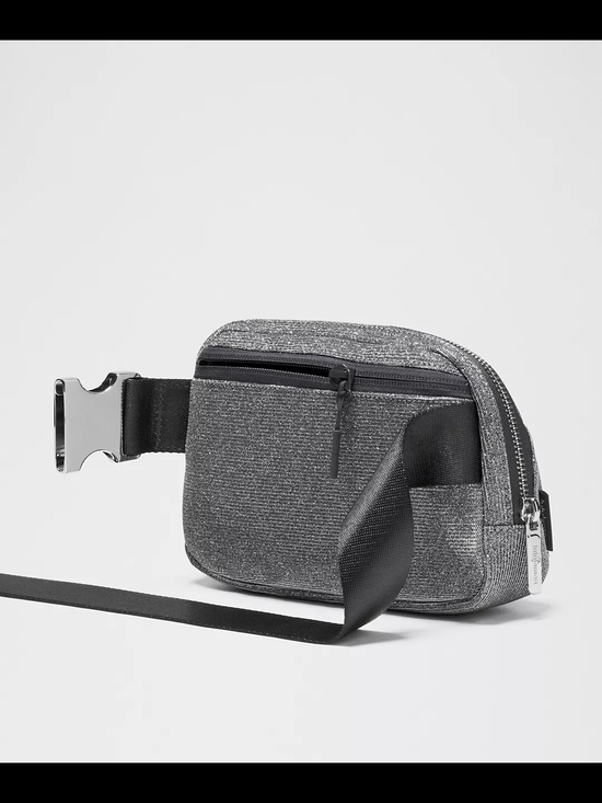 Lululemon Glitter Everywhere Belt Bag 1L Dark Silver Graphite Gray - Picture 4 of 5
